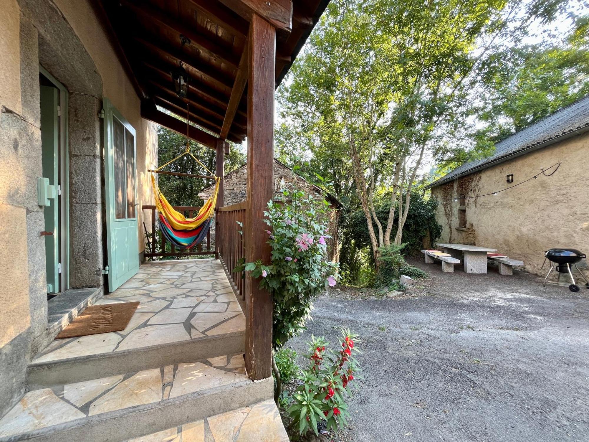 Parenthese En Foret - Lodge Baliveau Le Bez  Exterior photo